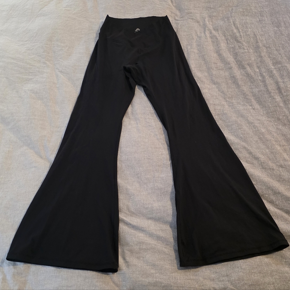 Elegant Black Flare Yoga Pants